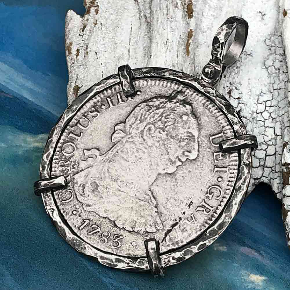 Articulating Maritime Shackle Bail Interior Diameter: Will accommodate chain or leather necklace up to 6.2 mm