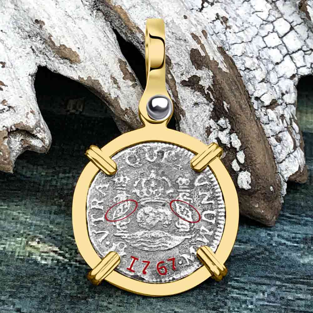 Rare, stunning El Cazador Shipwreck 1767 Pillar Dollar 1/2 Reale 14K Gold Treasure Coin Pendant