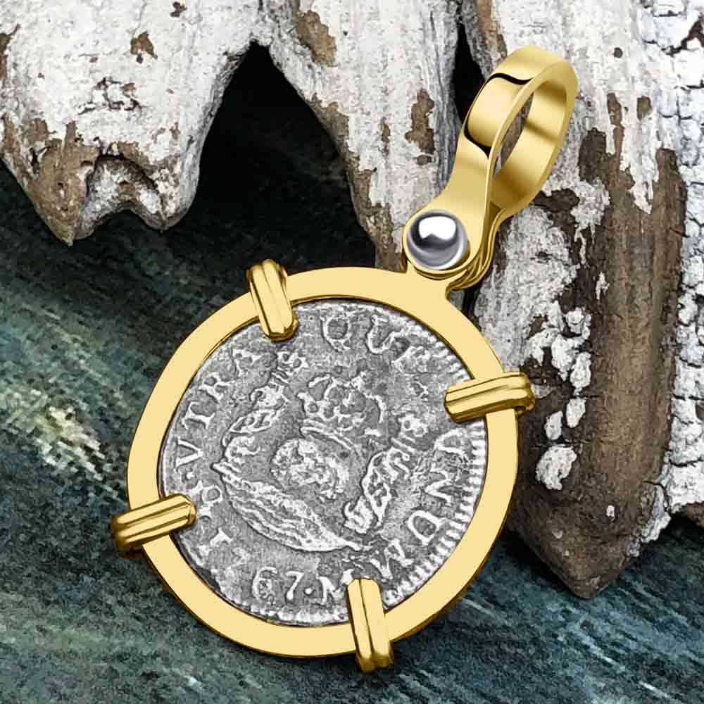 Rare, stunning El Cazador Shipwreck 1767 Pillar Dollar 1/2 Reale 14K Gold Treasure Coin Pendant