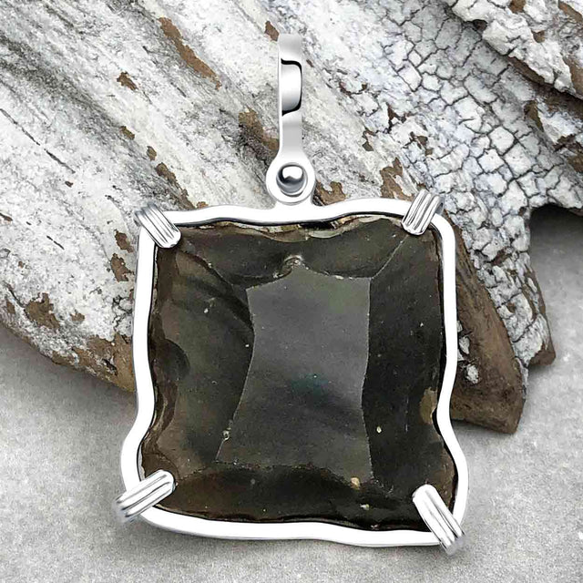 Queen Shipwreck 1790s British East India Company Brown Bess Musket Flint Sterling Silver Necklace