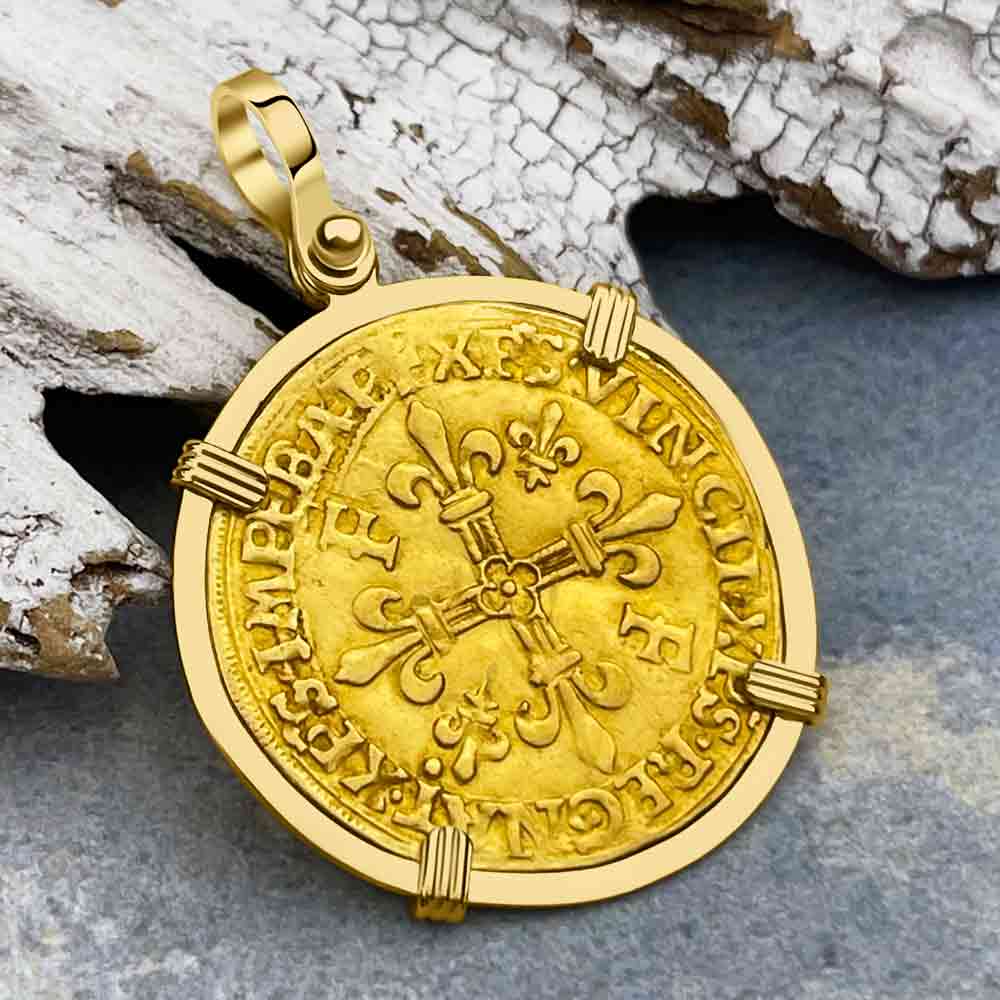 Medieval France Royal 22K Gold Ecu d'or au Soleil Cross Coin Francis I circa 1519 in an 18K Gold Pendant