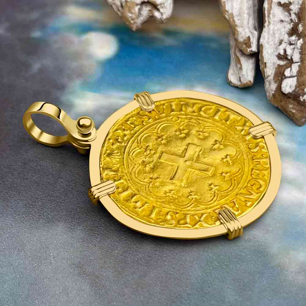 Medieval France Royal 22K Gold Extremely Rare Ecu d&#39;or a la Croisette Cross Coin Francis I circa 1519 in an 18K Gold Pendant