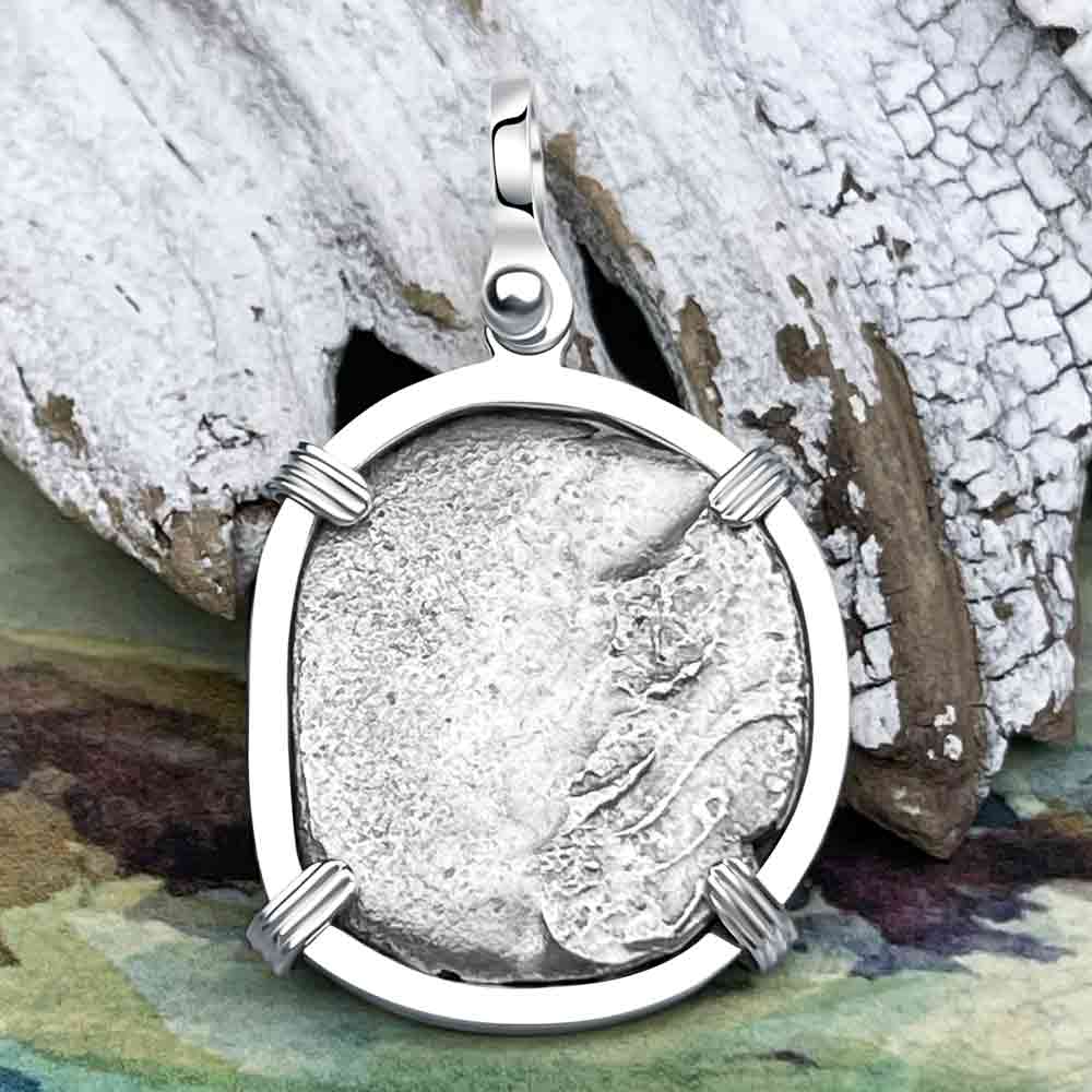 Taj Mahal Sunken Treasure - Arthur C Clarke&#39;s 1702 Shipwreck 1 Rupee Silver Coin Pendant