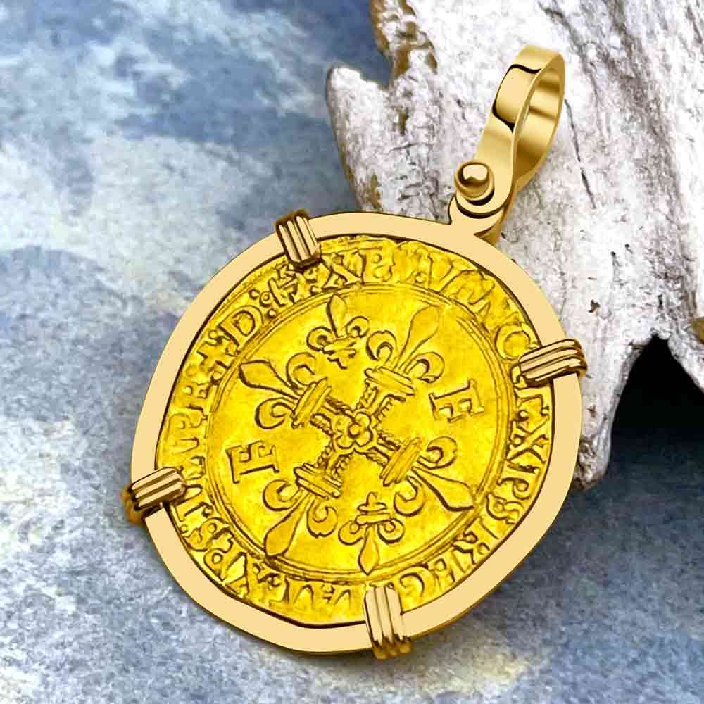 Medieval France Royal 22K Gold Ecu d&#39;or au Soleil Cross Coin Francis I circa 1519 in an 18K Gold Pendant 