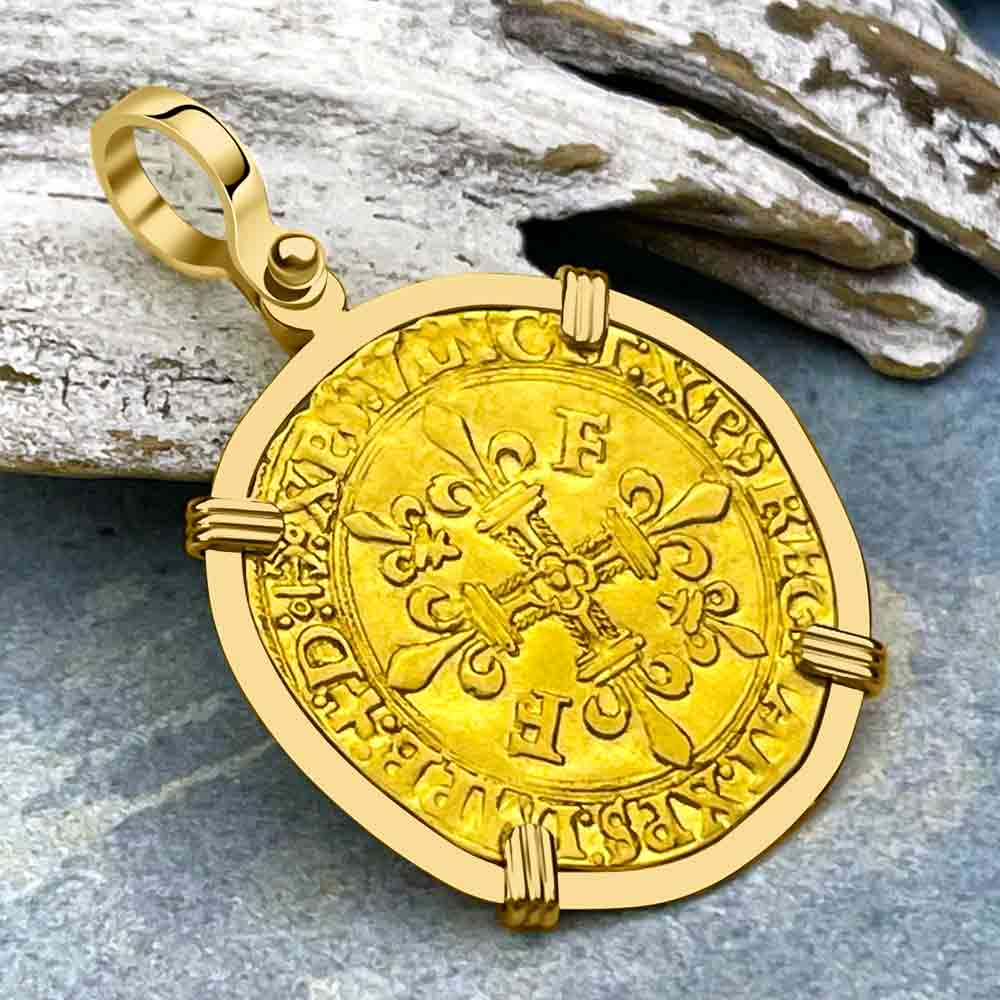 Medieval France Royal 22K Gold Ecu d&#39;or au Soleil Cross Coin Francis I circa 1519 in an 18K Gold Pendant 