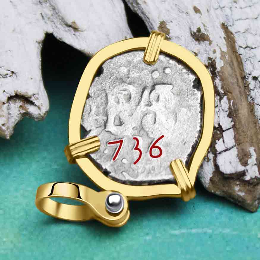 RARE dated 1734 Rimac River &quot;Good Luck&quot; Spanish 1/2 Reale &quot;Piece of Eight&quot; 14K Gold Pendant