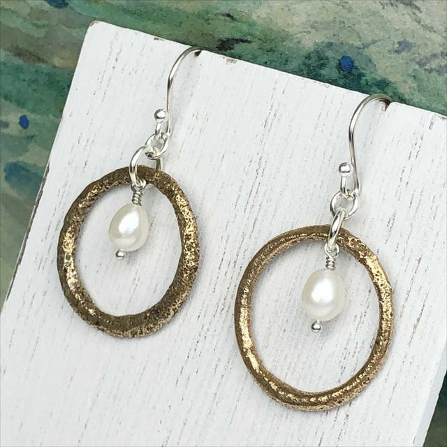 Variegated Bright Golden Bronze Celtic Ring Money Earrings with Genuine Pearl