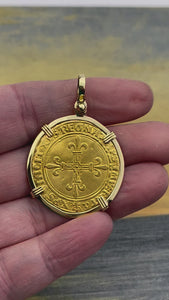 VIDOE 8043-France-French-Louis-XII-Royal-Écu-d'or-Au-Soleil-22K-Gold-Coin-Pendant-01