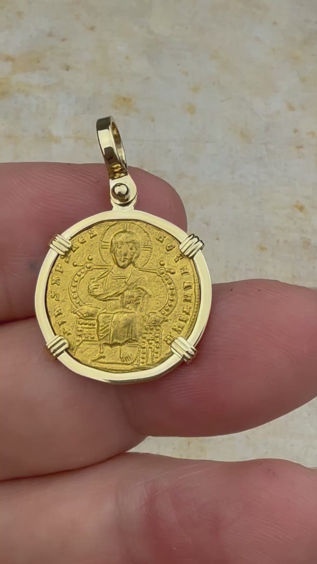 video Jesus Christ King of Kings 24K Gold Solidus Coin 945 AD 18K Gold Pendant