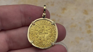 video Medieval France Royal 22K Gold Extremely Rare Ecu d'or a la Croisette Cross Coin Francis I circa 1519 in an 18K Gold Pendant