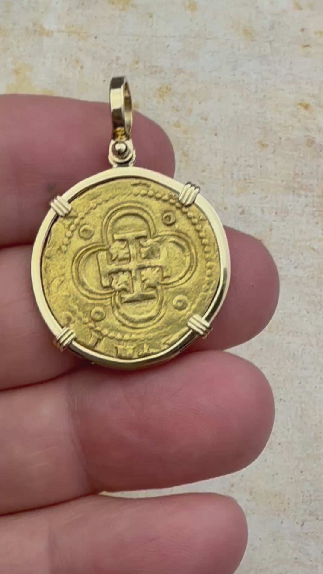 video Rarer Pirate Era Circa 1568 22K Gold 2 Escudo - the Legendary Doubloon - 18K Gold Pendant